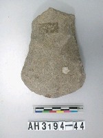 藏品(淺腰舌刃打製石斧)的圖片